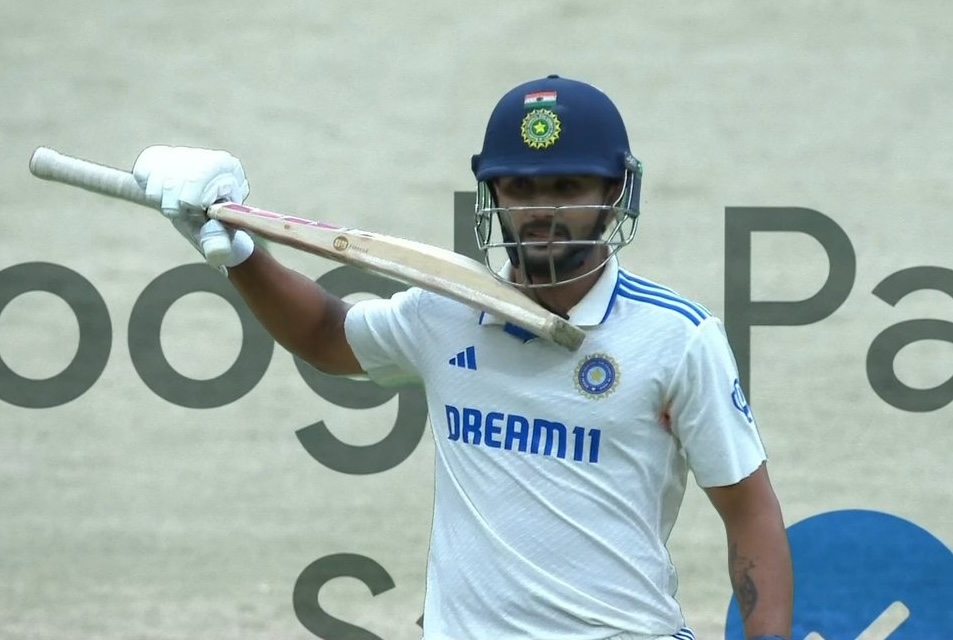 Nitish Kumar Reddy century celebration in Pushpa 2 style